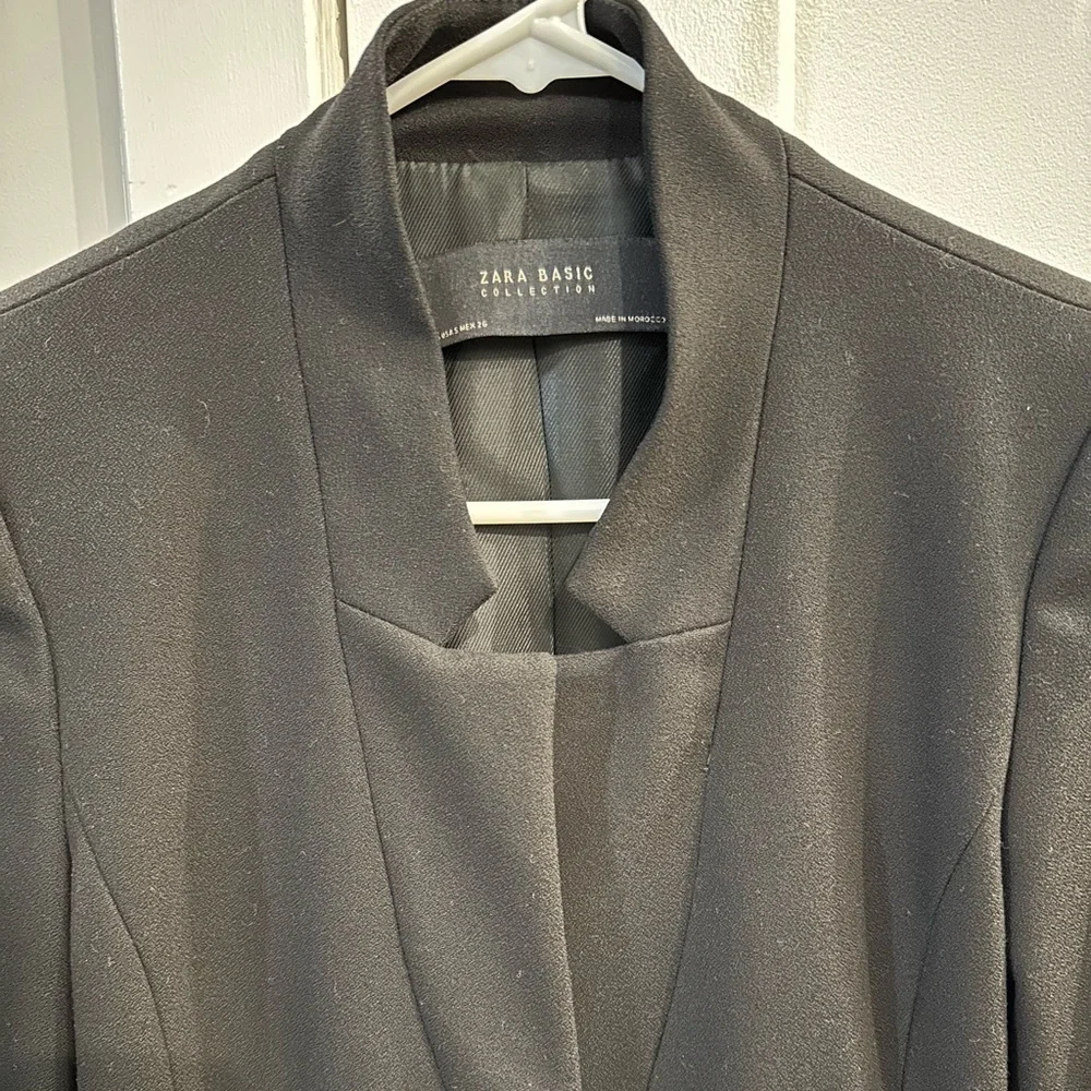 Zara Classic Black Blazer - Picture 3 of 4